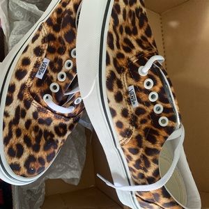BNIB leopard vans 9.5